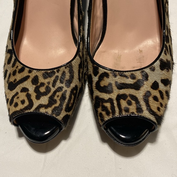Taryn Rose Kimberly Sz 9 M peep toe wedge heel cheetah print calf hair pumps - Picture 4 of 7